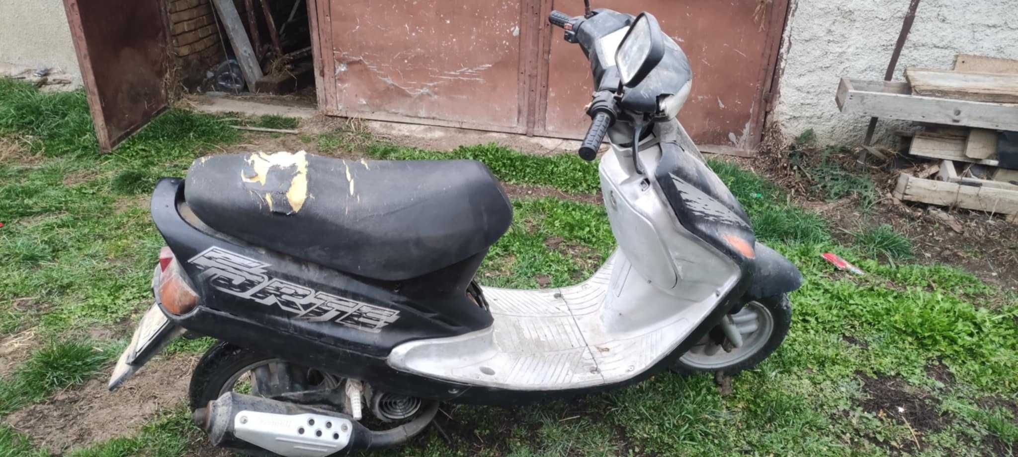 Продавам мотопед yamaha