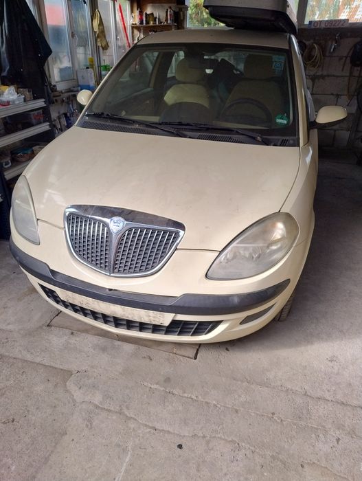 Dezmembrez Lancia Ypsilon 1.2 benzina 2005