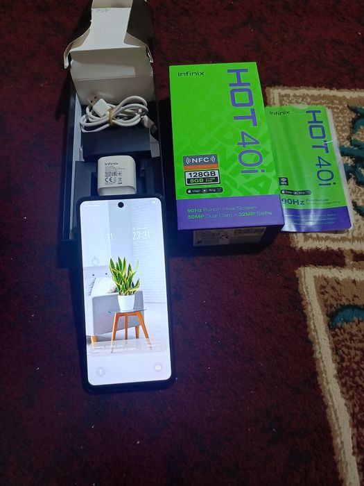Telefon sotladi infinix hot 40i pameti 128gb , holati yahshi