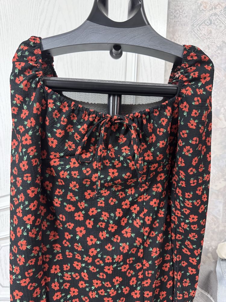 Ayollar kuylagi Bershka xs-s