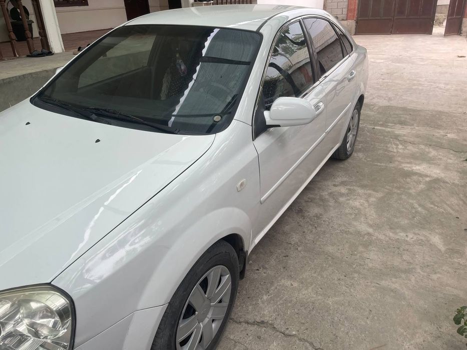 Lacetti 2011 srochna sotiladi