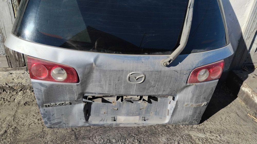 Продам дверь багажника.