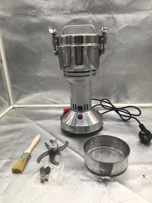 Rasnita electrica 1200W rapida si eficienta