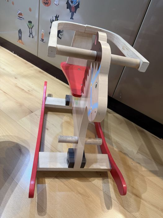 Дървено конче люлка