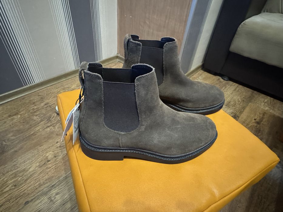 Чисто нови, мъжки обувки и челси боти ЗАРА в размер 39