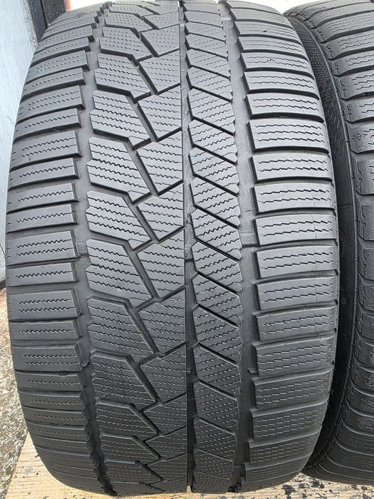 Vând două anvelope de iarna continental 255 35 19 dot 4922
