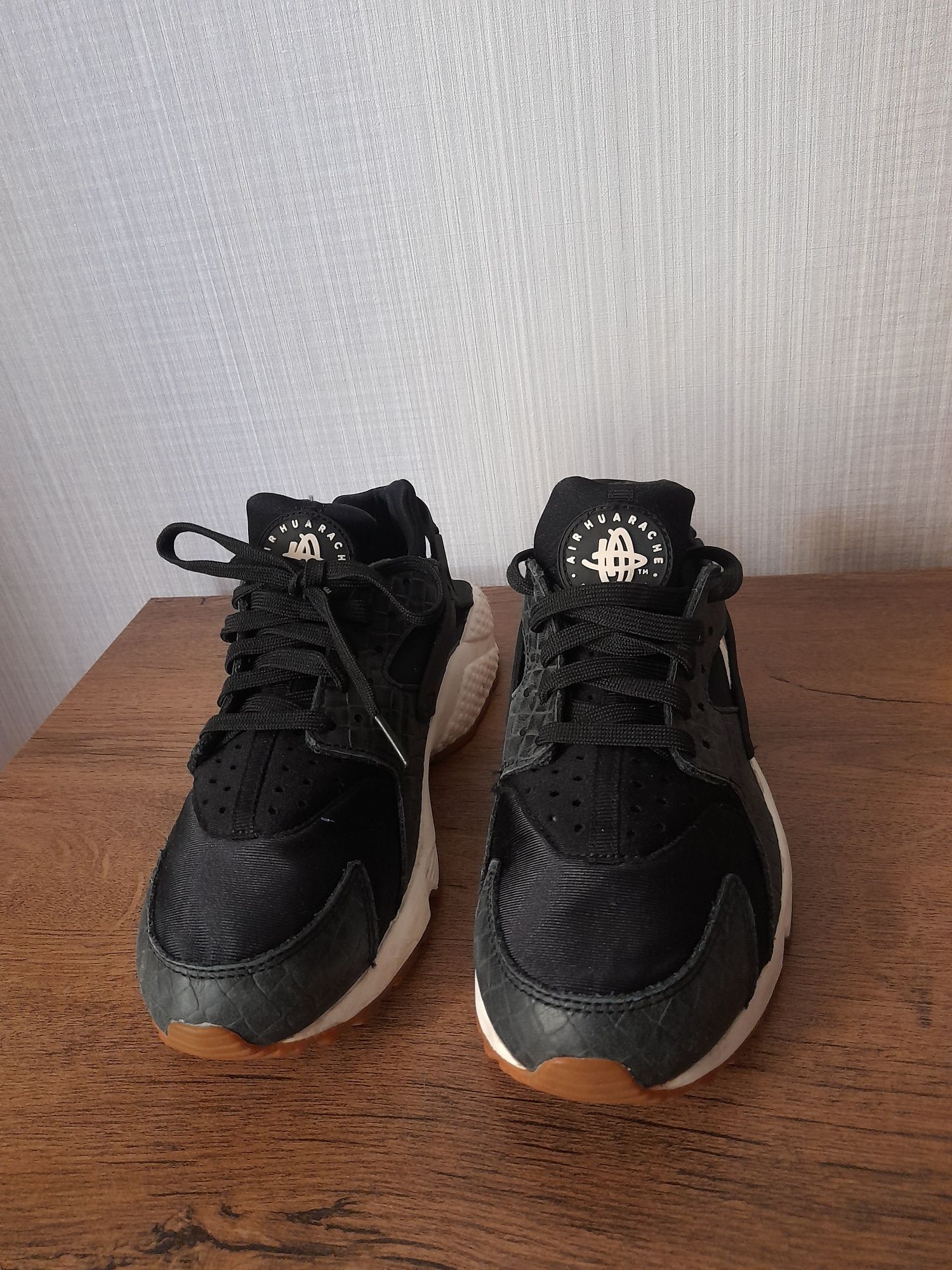 Nike Huarache маратонки 38 номер.