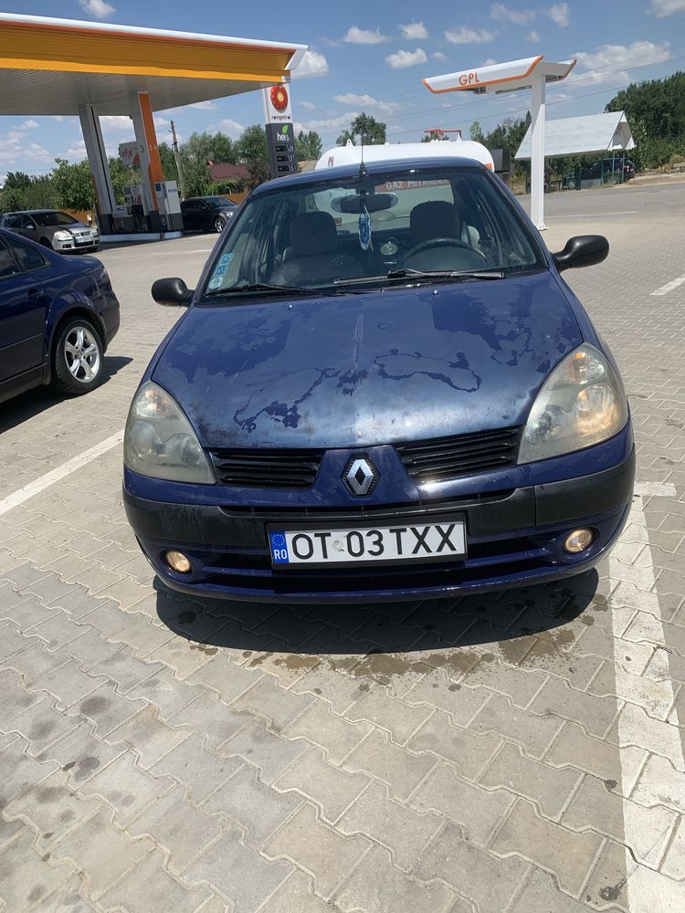 Vînd    Renault clio