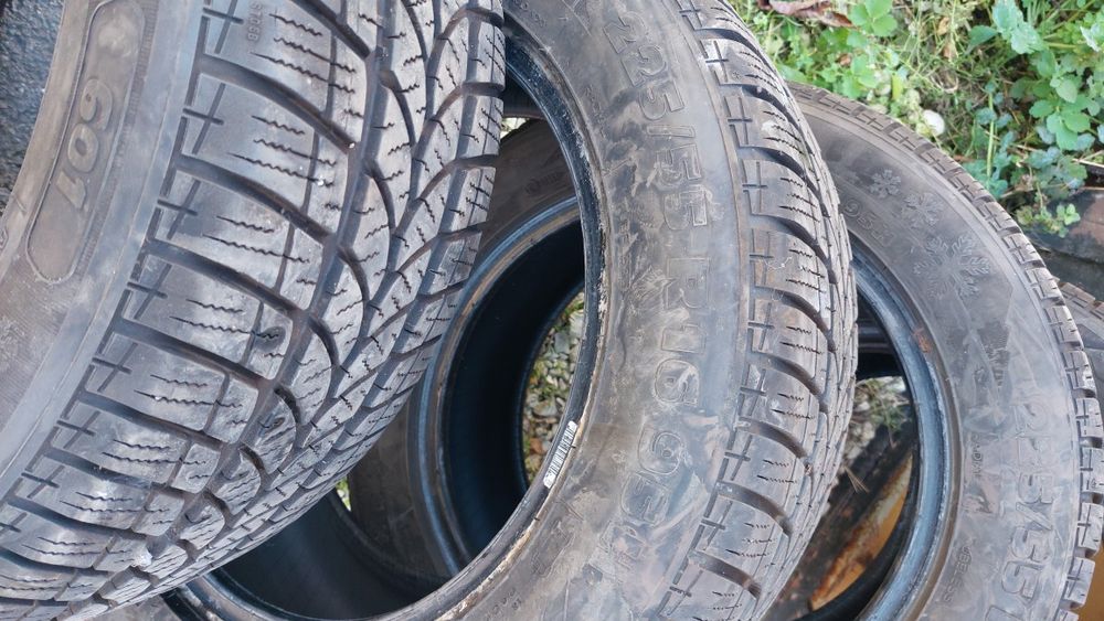 Продавам зимни гуми 225/55/16