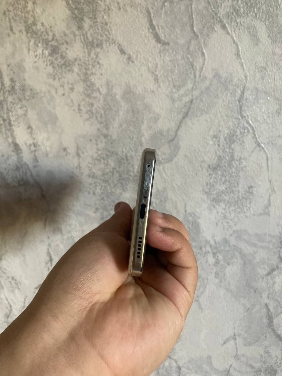 VIVO IQOO Neo 10 (12/256)