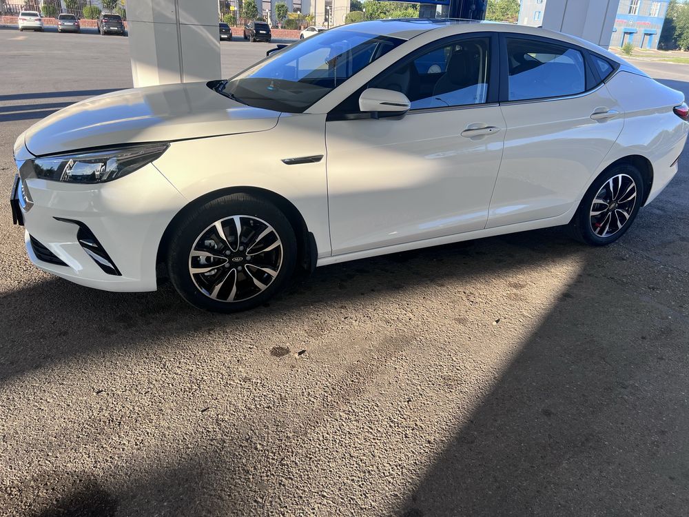 Jac j7 2023 г.Полная комплектация.+ автосигнализОбменна квартиру, дом.
