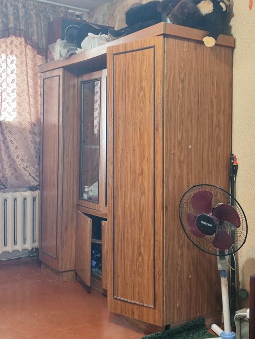 Шкаф старый разобранный