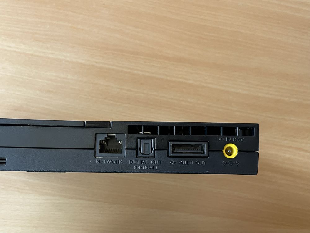 Vand Playstation 2 impecabil, modat, cu jocuri incluse