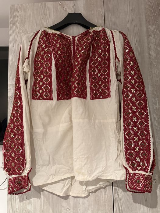 Ie traditionala 100 ani