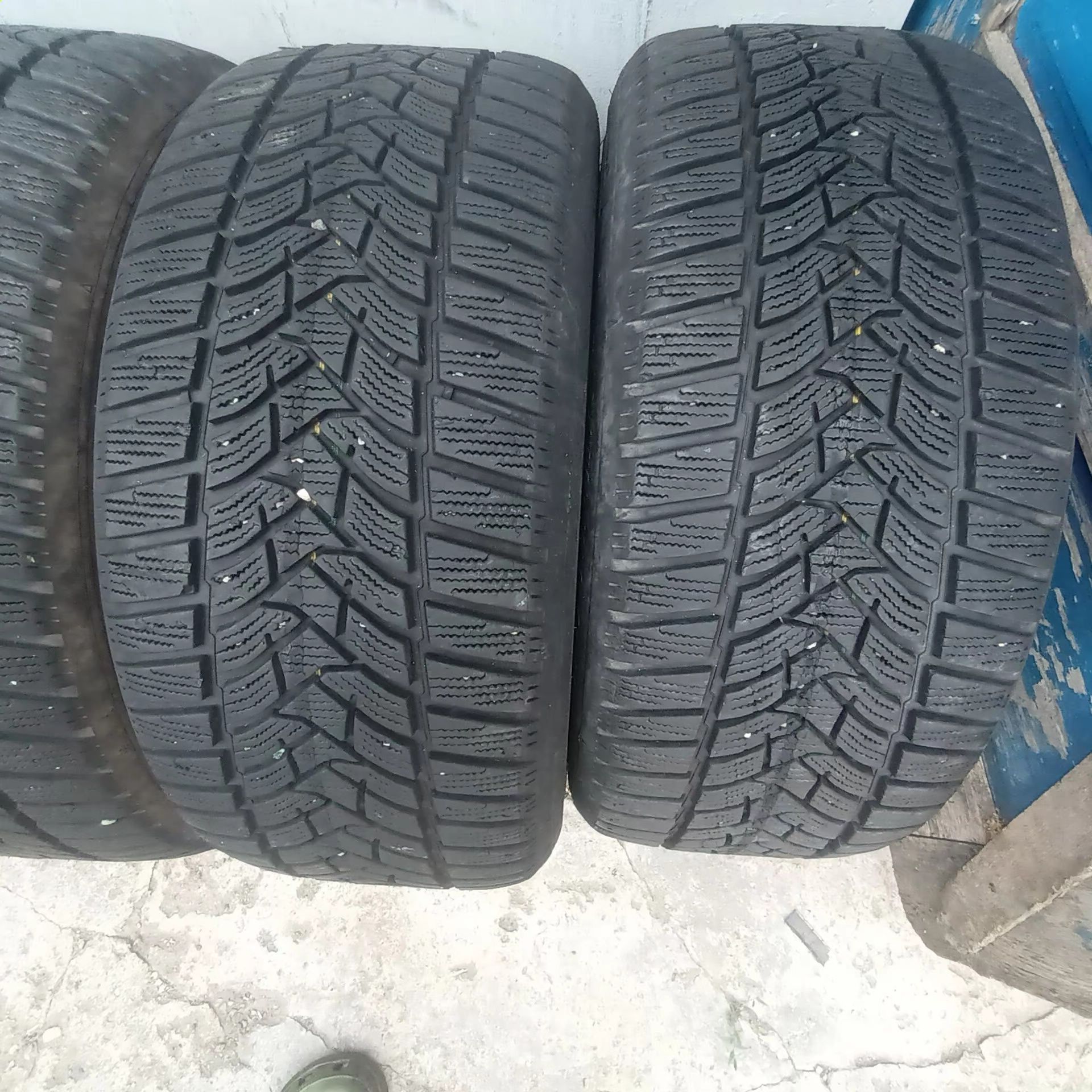 225 45 17 DUNLOP 4броя зимни
