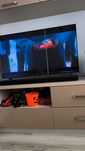 Televizor Samsung qled 125 cm Smart 4k ultra are o dunga pe ecran