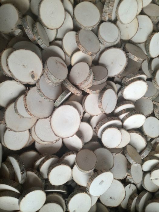 Vând felii (rondele) lemn diametru mic ( pentru decoratiuni brad)