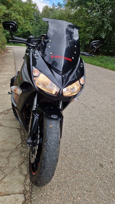 Vând Kawasaki z1000sx anu 2012 în stare buna preț 6700 euro neg