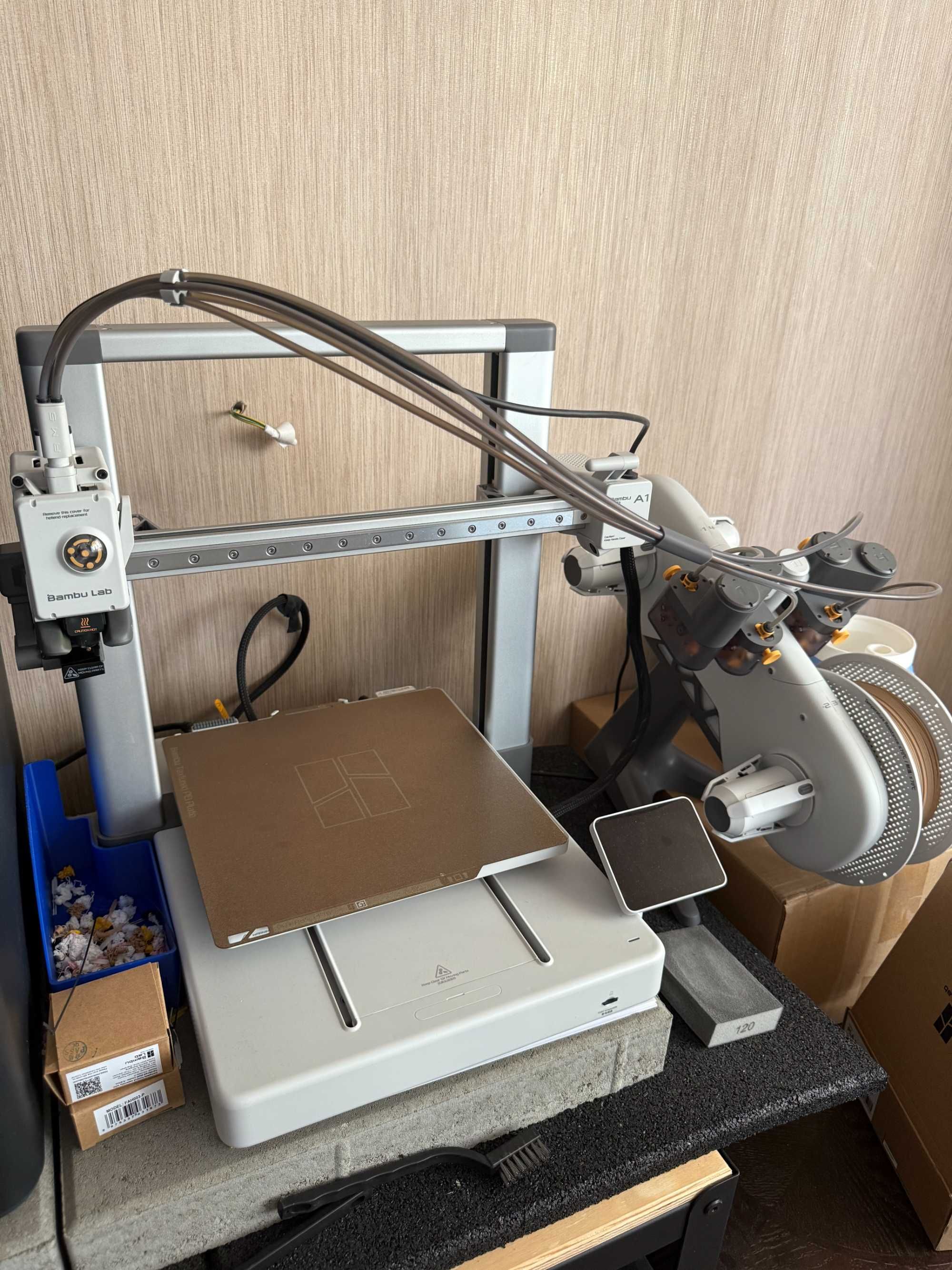 Imprimantă 3D Bambu Lab A1 + AMS lite - 1000 ore de funcționare