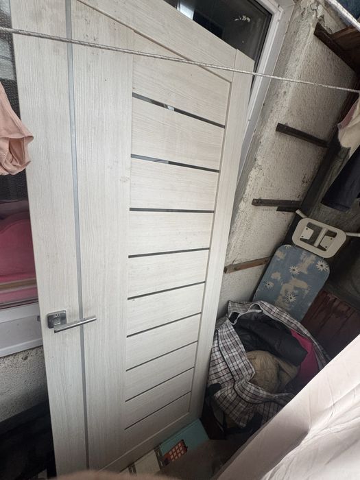 Продам межкомнатную дверь