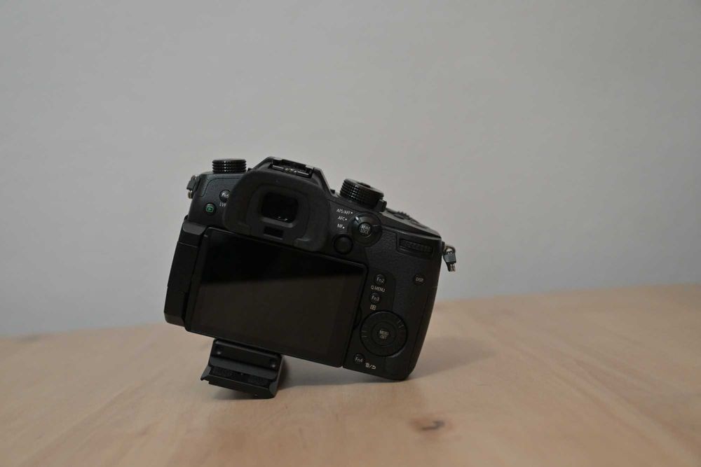 Vind gh5 camera video Panasonic UX AG 90 obiectiv Nikon  24-70 F.2.8