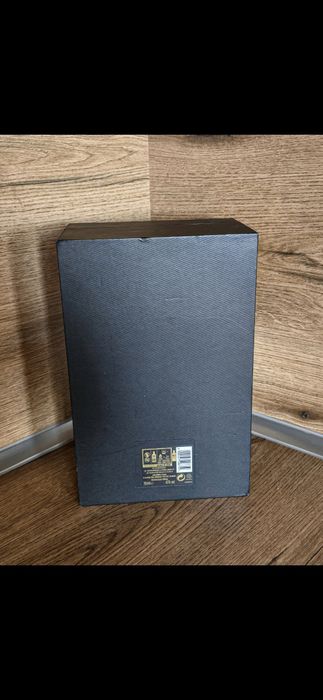 Кутия от John Walker