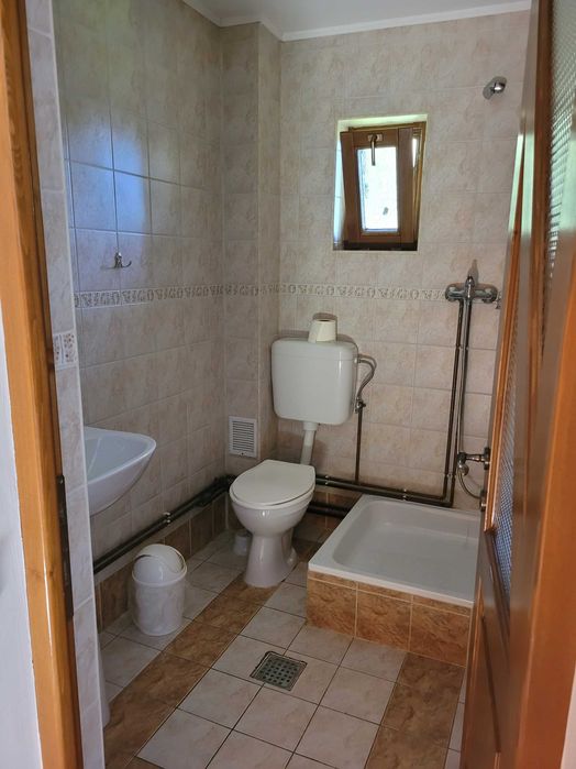 Casa de vacanta  ( 7 camere)in inima Bucovinei