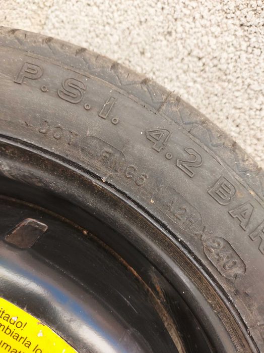 Продавам гуми и джанти свалени от Golf 2