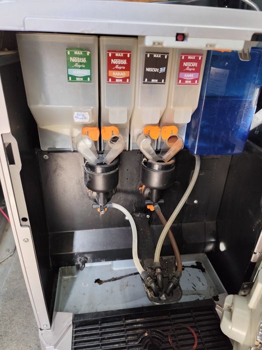 Нескафе професионална кафемашина