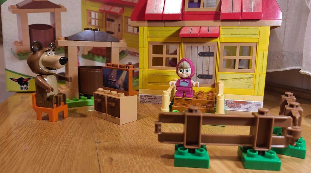 DUPLO - PLAYBIG BLOXX - Casa lui Masha si Ursul