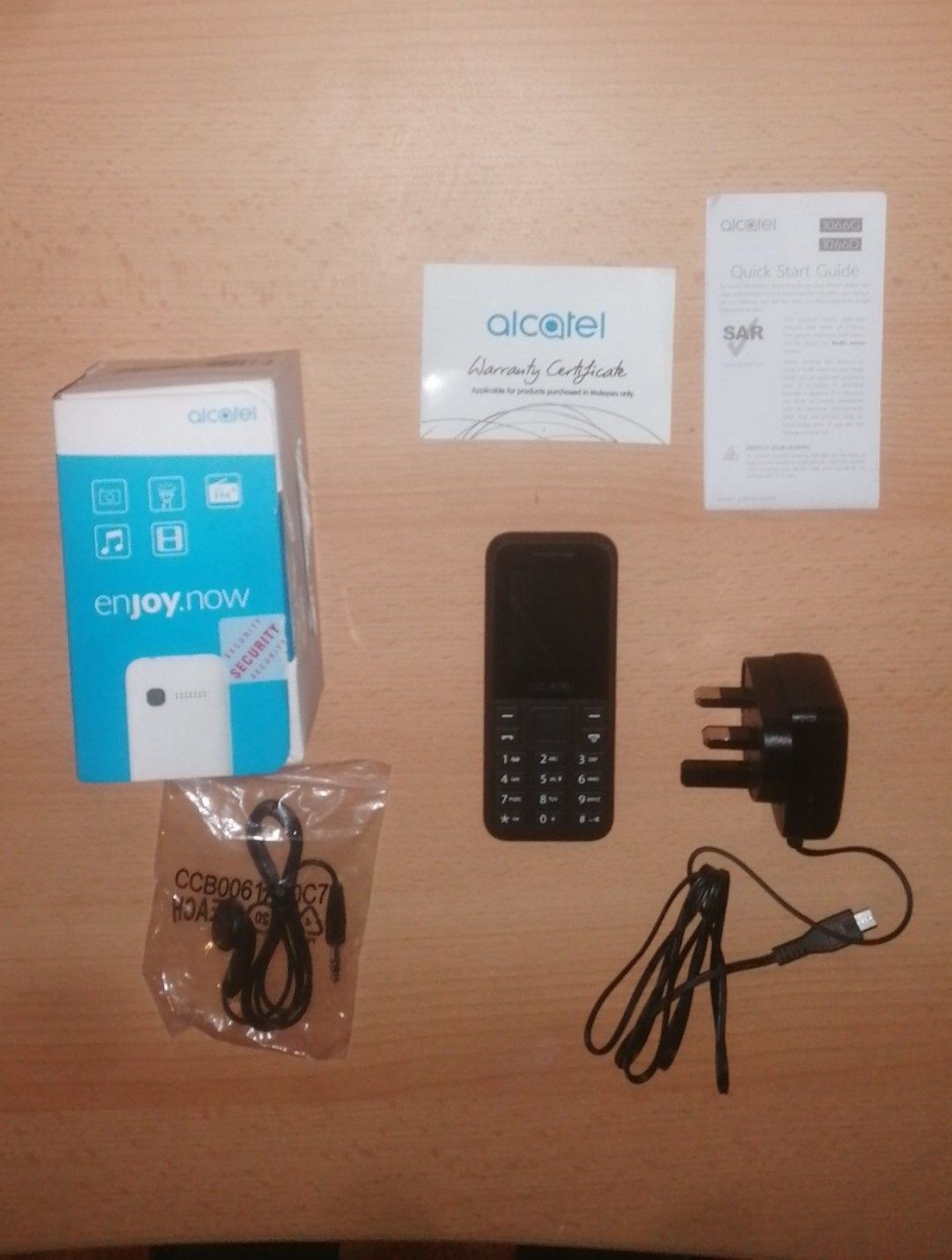 Мобилен телефон Alcatel 1066, Single Sim, Black (чисто нов)