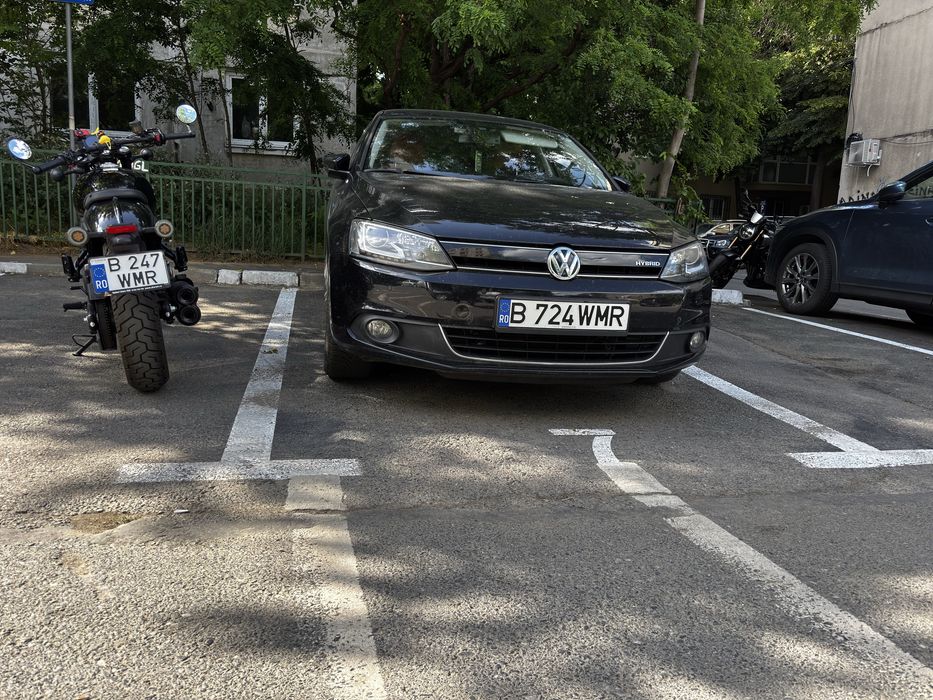 VW Jetta hybrid 177cp piele