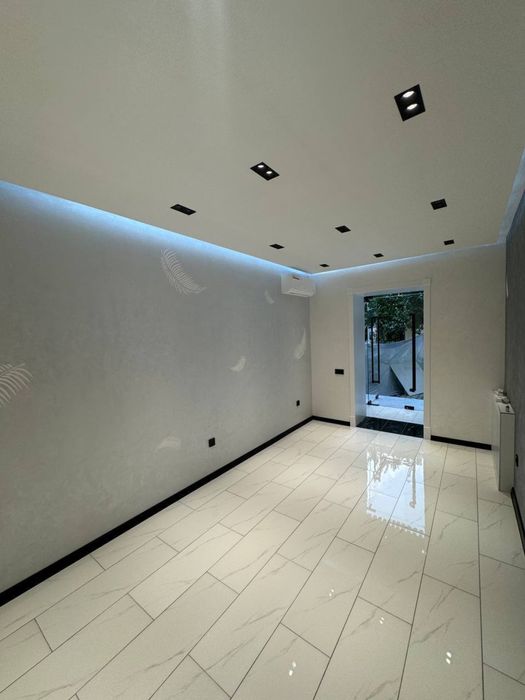 Аренда коммерческого помещения 50м² — Айбек, 1 этаж, офис/салон!