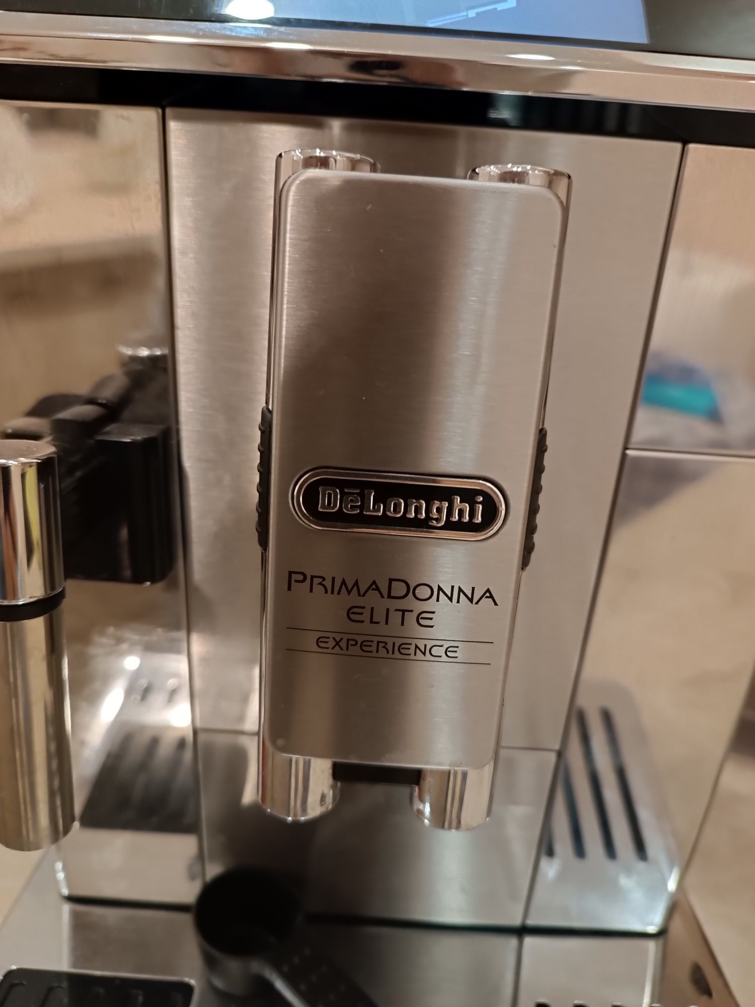 Кафе автомат DeLonghi PrimaDonna Elite Experience