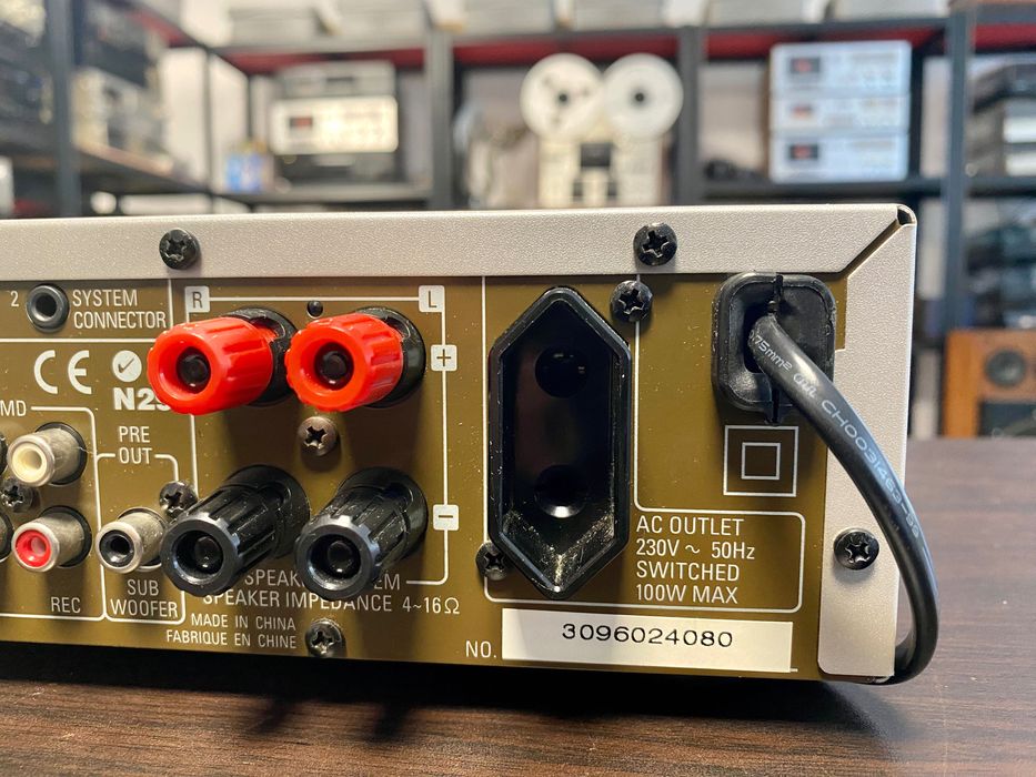 Усилвател с тунер Denon