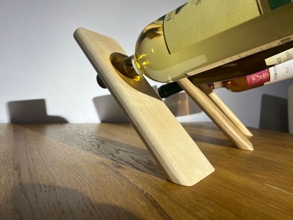 Suport Flotant pentru Sticla de Vin