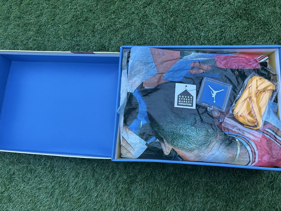 Jordan 4 UNLA off noir