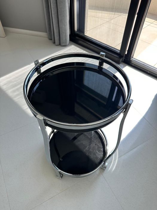 Masa de sticla pe roti