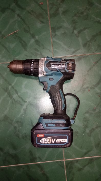 Шуруповёрт ударный