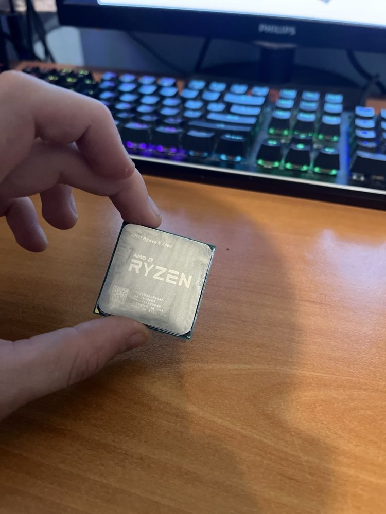 Процесор Ryzen 5 2600 + охладител
