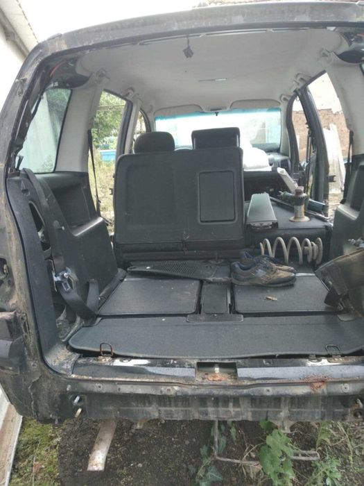 Опел Зафира на части цялата в това състояние 600лв