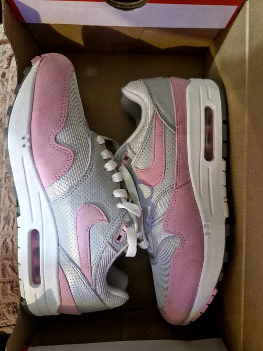 Дамски маратонки Nike