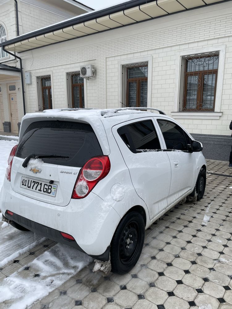 Spark avtamat 60.000 km