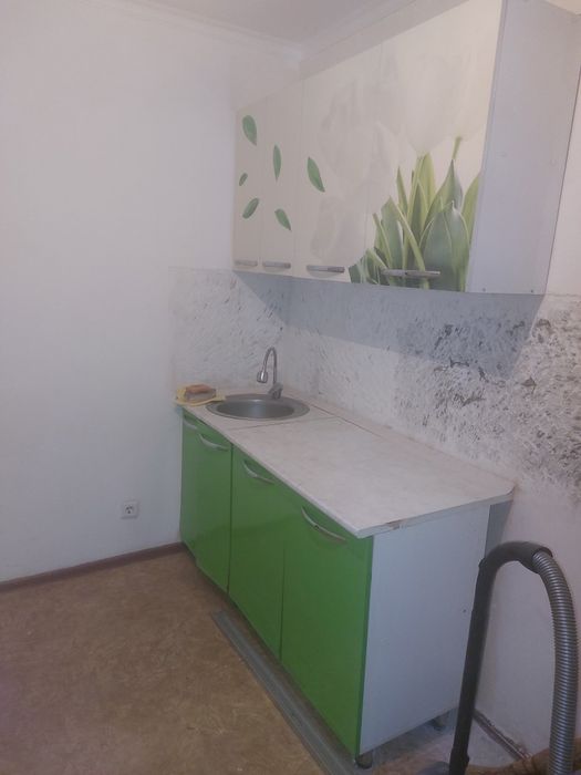 Отдам кухонный гарнитур даром