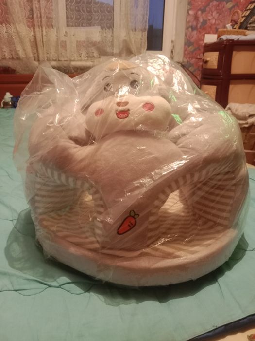 Срочно продам мягкое кресло для деток с 5 месецав и до года