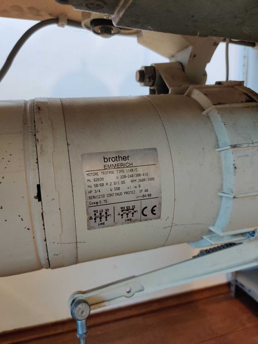 Masina de cusut doua ace escamotabile Brother LT2 B845-3 Mark2