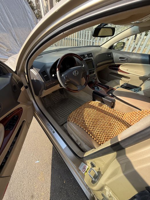 Lexus GS300 sotiladi