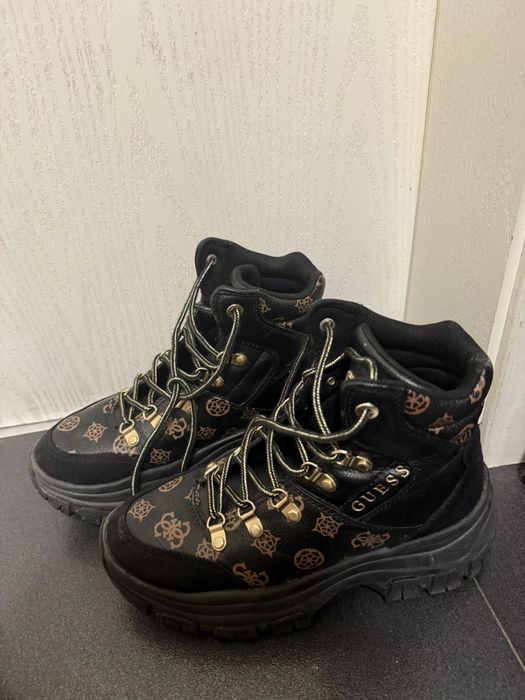 Дамски боти на guess