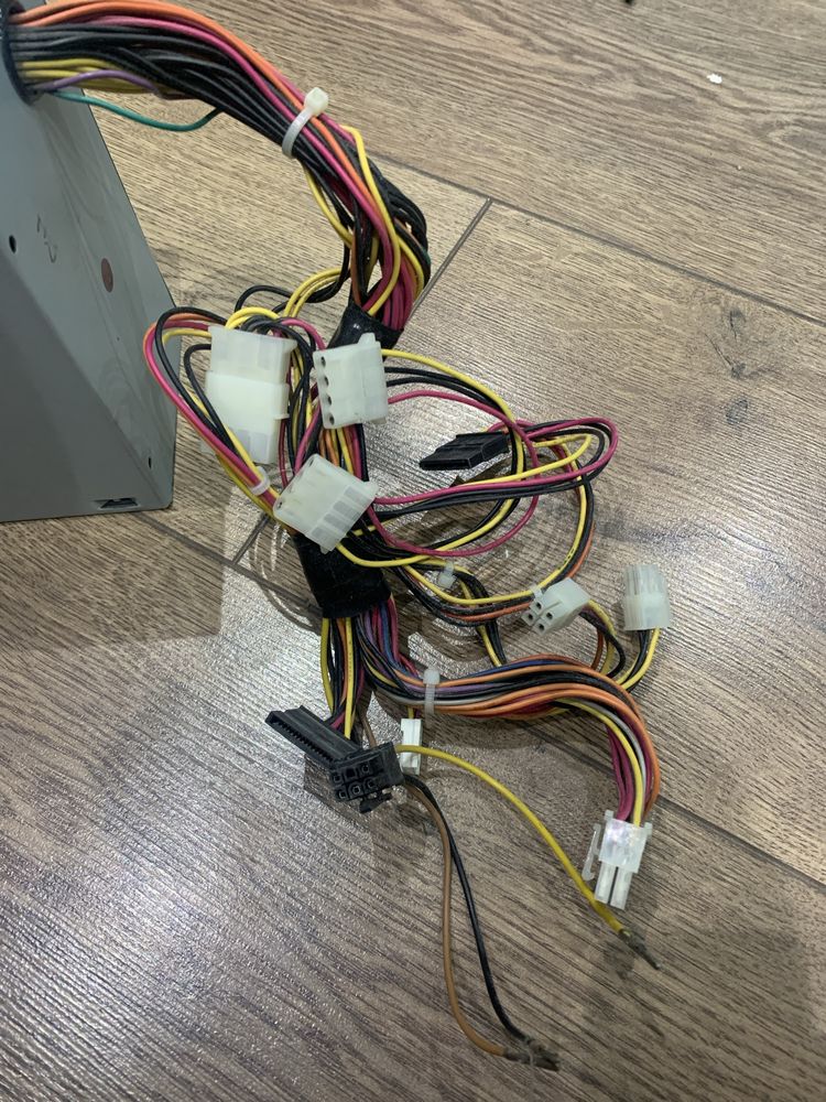 Продаётся блок питания Huntkey CP-350H, 350W