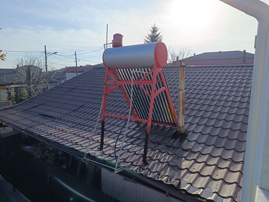 Vând panou solar apă caldă.